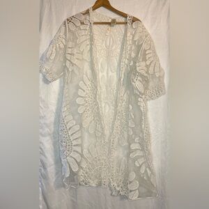 Forgotten Grace Women’s Short Sleeve White Cardigan size Large/X-Large Lace Look